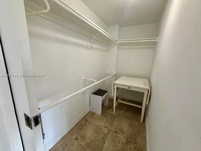 8700 SW 133rd Avenue Rd #302 — Photo 6