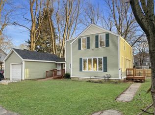 5 McCabe Ct, Woburn, MA 01801