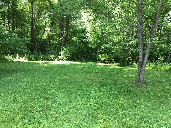 5th image of 24 Village Dr