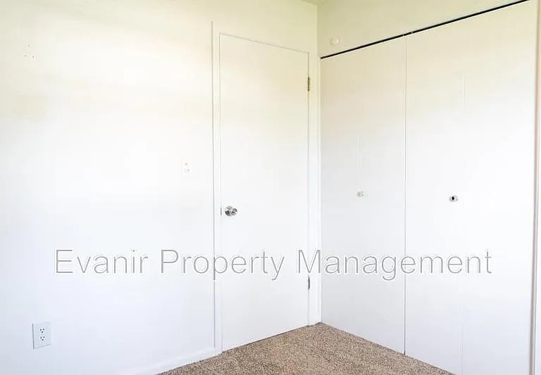 790 Branford Rd — Photo 12
