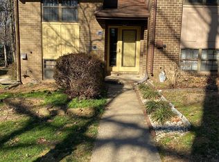 2038 Headlands Cir, Reston, VA 20191