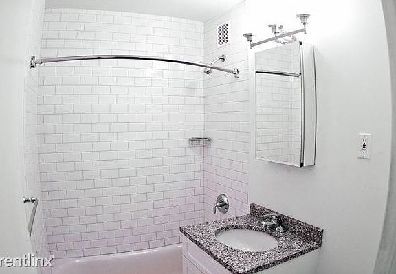 5504-1274-Bel_Air_Bathroom_1