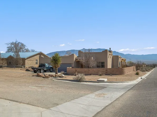 900 Acapulco Ct NE, Rio Rancho, NM 87144