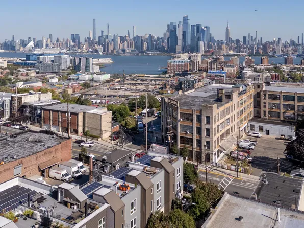 302 6th Street image 26 of 35