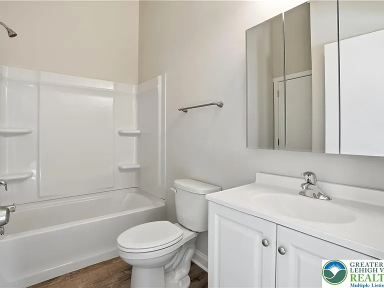 109 S Centre St #2 — Photo 6