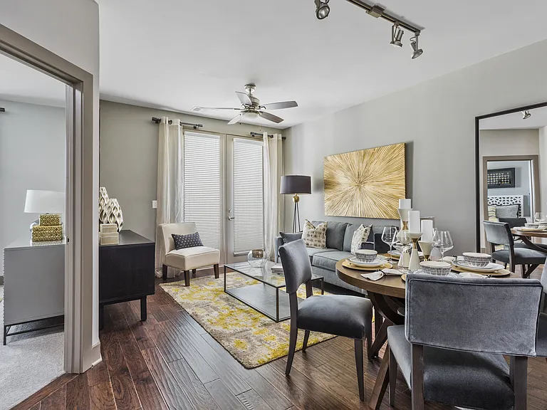 Spacious Woodbridge, VA Apartments