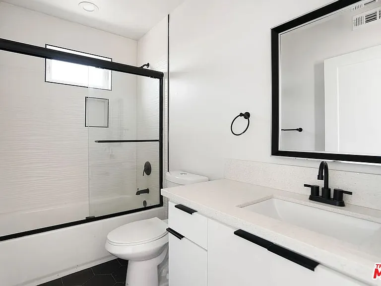 1726 Menlo Ave #3/4 — Photo 7