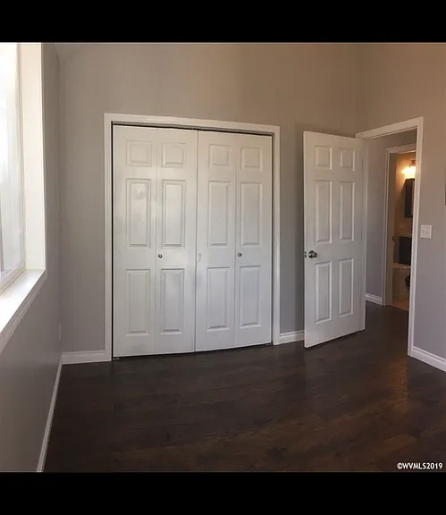 725 Russell Dr — Photo 4
