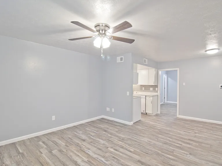 79 Devon Ct — Photo 3