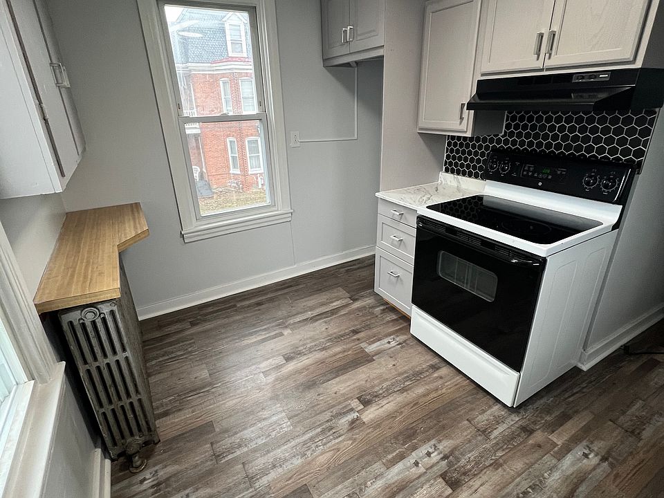 *fridge not pictured, but included