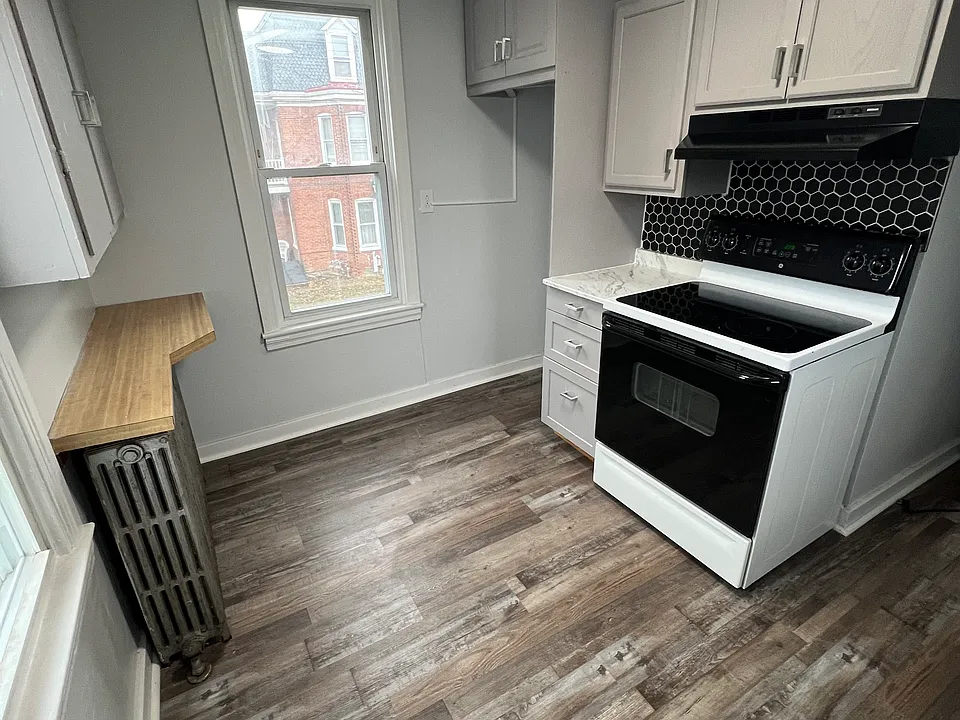 *fridge not pictured, but included