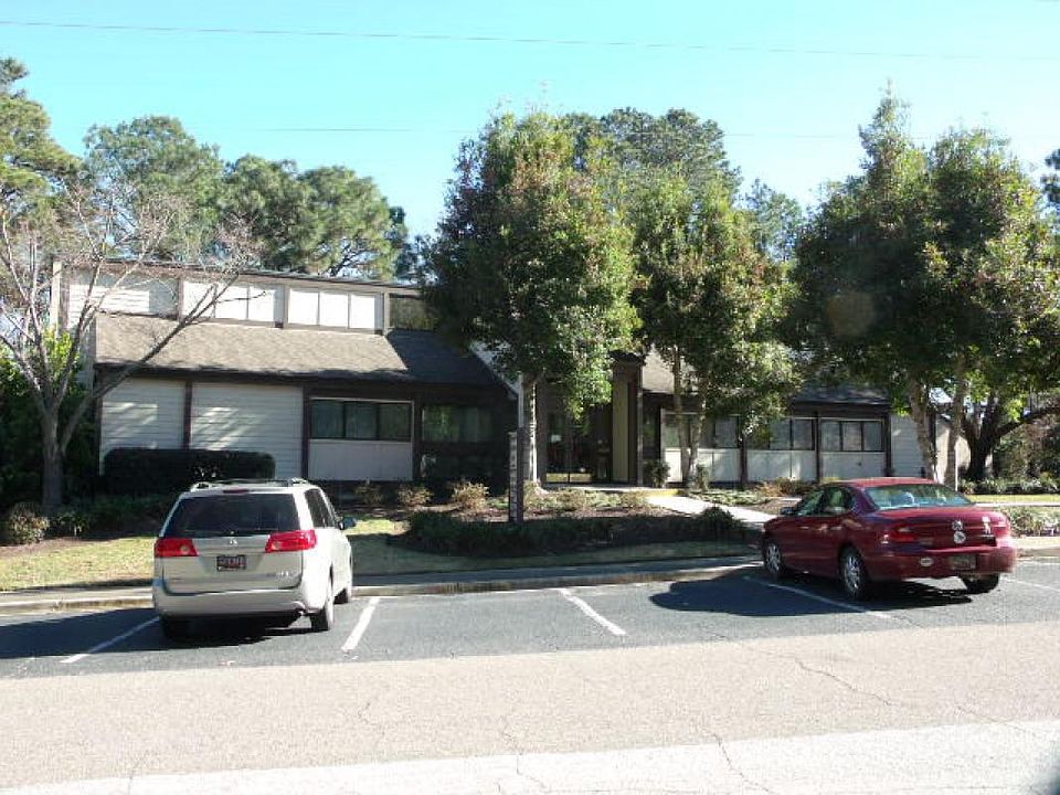 1st image of 920 Houndslake Dr