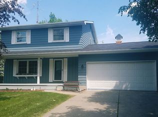 1135 Stonehenge Rd, Flint, MI 48532