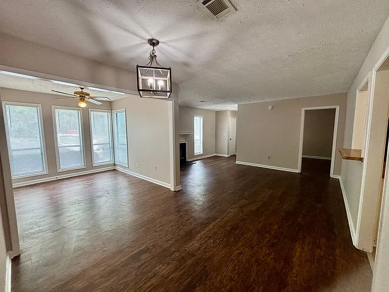 3841 Woodridge Way — Photo 5