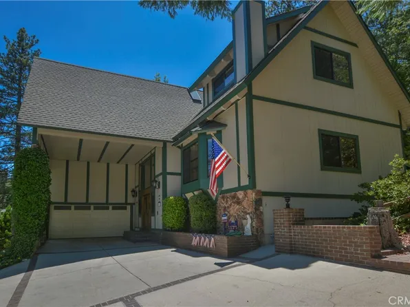 26472 Hillcrest Ln, Lake Arrowhead, CA 92352