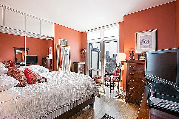 Sold by Adriana Arciello, LREB | media 26