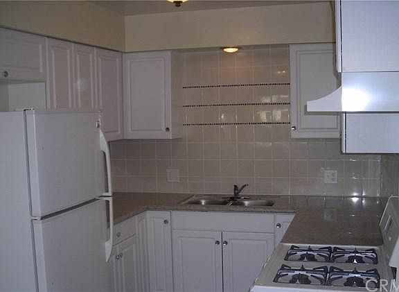 3rd image of 100 S Grand Oaks Ave #5