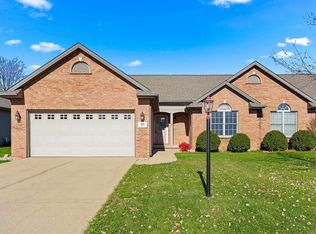 303 Garnet Dr, Morton, IL