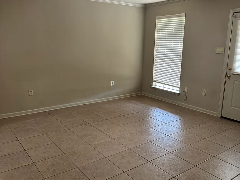 1308 S Lexington St — Photo 10