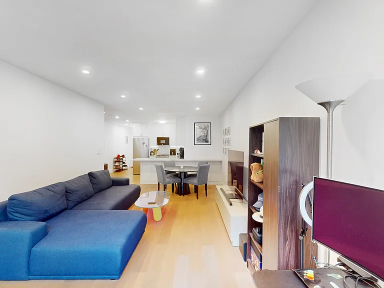 315 7th Ave #2C — Photo 3