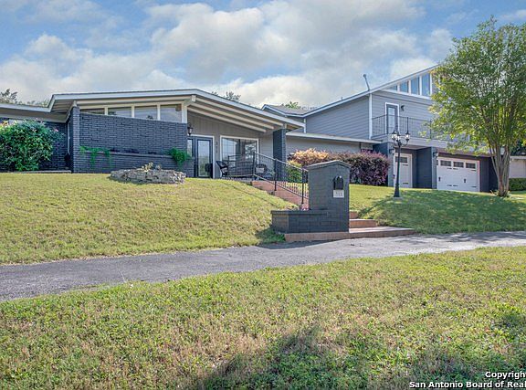 3rd image of 311 Edgevale Dr