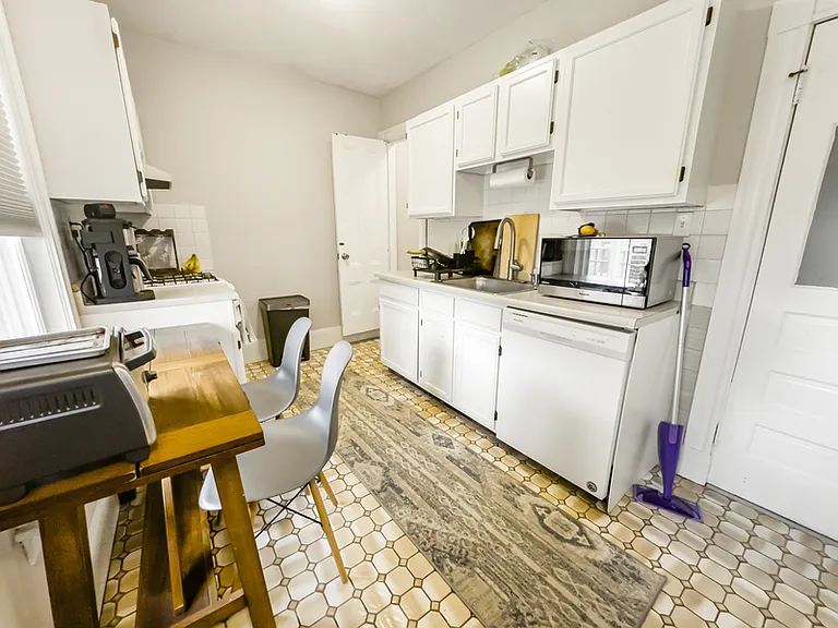 55 Hall Ave #2R — Photo 12