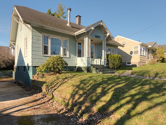 Driveway Parks Up To 3 Cars