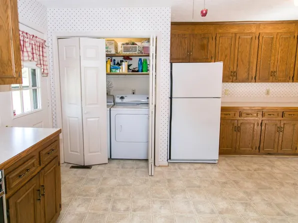 93 Eisenhower Dr, Lynchburg, VA 24502