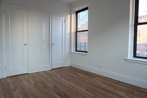 Rented by M.Woods & Associates | media 5