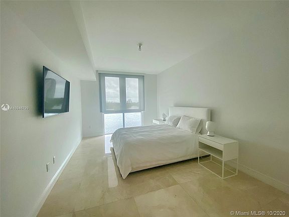 2nd image of 17111 Biscayne Blvd Unit 610