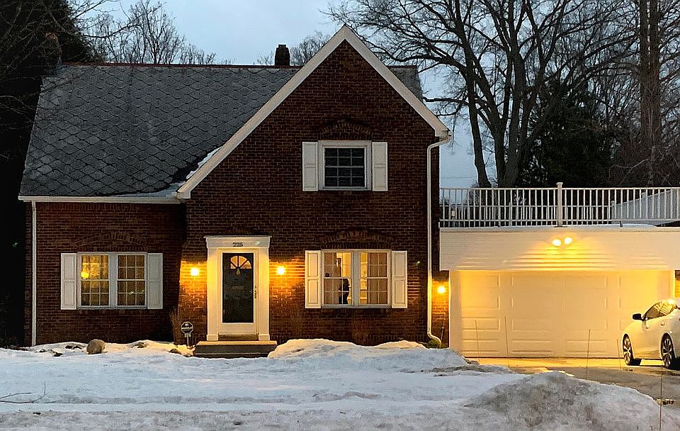 1st image of 225 Cherokee Dr