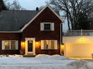 225 Cherokee Dr, Erie, PA 16505