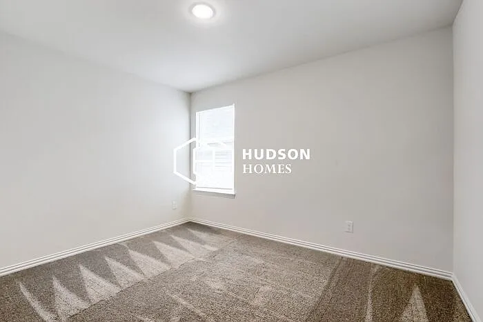 112 Goel St — Photo 8