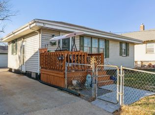 912 E 23rd St, Des Moines, IA 50317