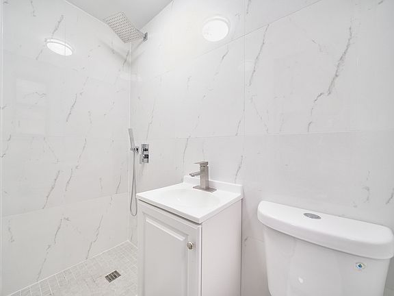 5th image of 434 E 76th St APT 20