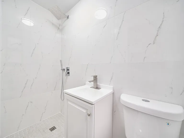 434 E 76th St #20 — Photo 5