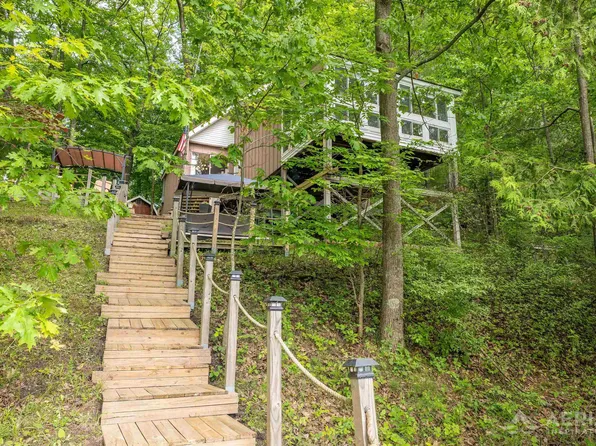 472 Middle Island Rd, Hale, MI 48739