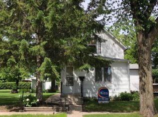 719 7th Ave NE, Devils Lake, ND 58301