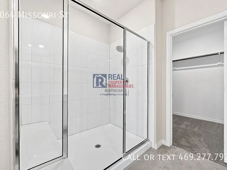 2064 Missouri St — Photo 26