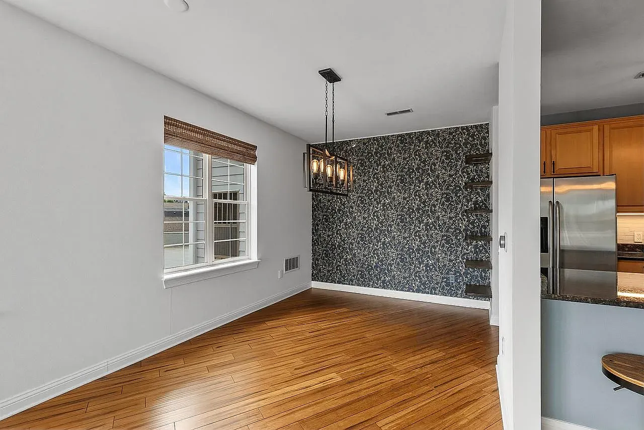 2 bed, 2007 sqft, $4,050 — Photo 3