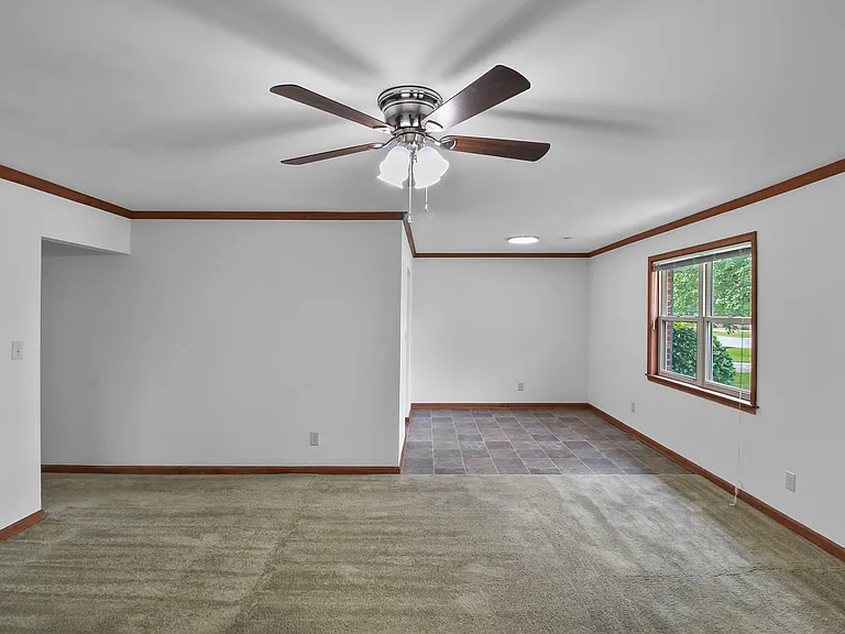 1405 Wilshire Cir — Photo 3