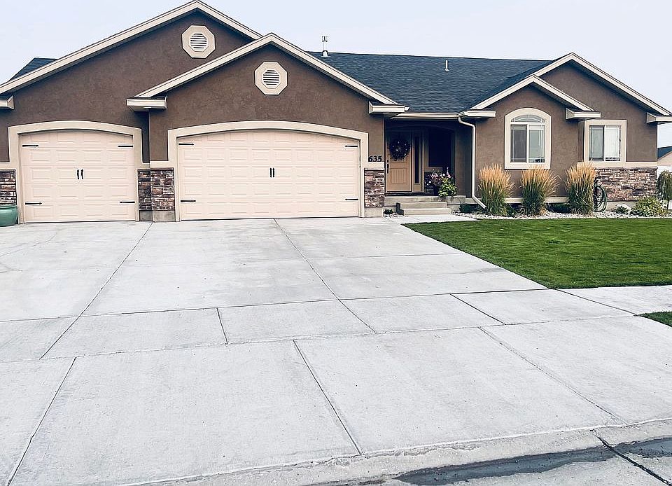 1st image of 635 Canyon Springs Dr