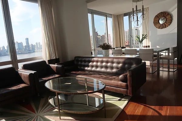 Rented by MacDouglas Properties | media 10