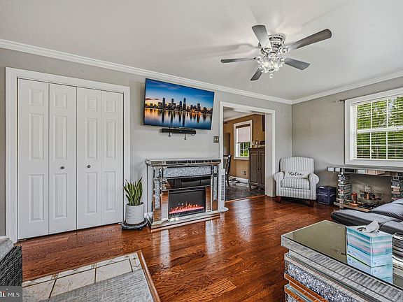 3rd image of 31 Longview Dr