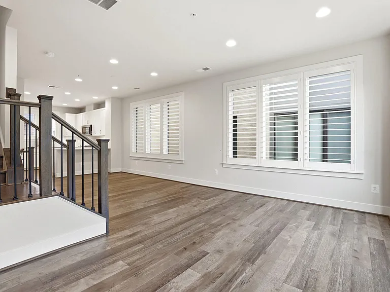 6924 Rockledge Dr — Photo 11