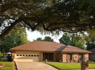 521 Rain Tree Trl, Lafayette, LA 70507
