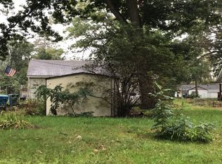 6706 Sawmill Rd, Harrison, MI 48625