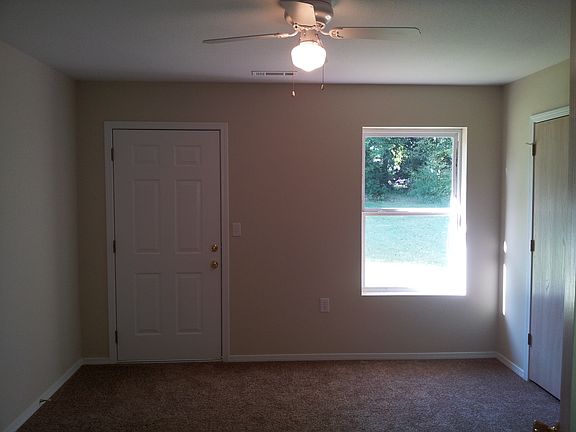 4th image of 808 E University St