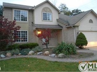 9041 Stonehouse Ave, Livonia, MI 48150