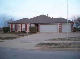 2213 S 7th St E, Broken Arrow, OK 74012